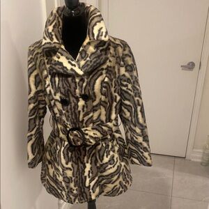 RETRO 1970’s Animal Print Women's winter Coat Cream/Black & Brown VTG Sze Medium